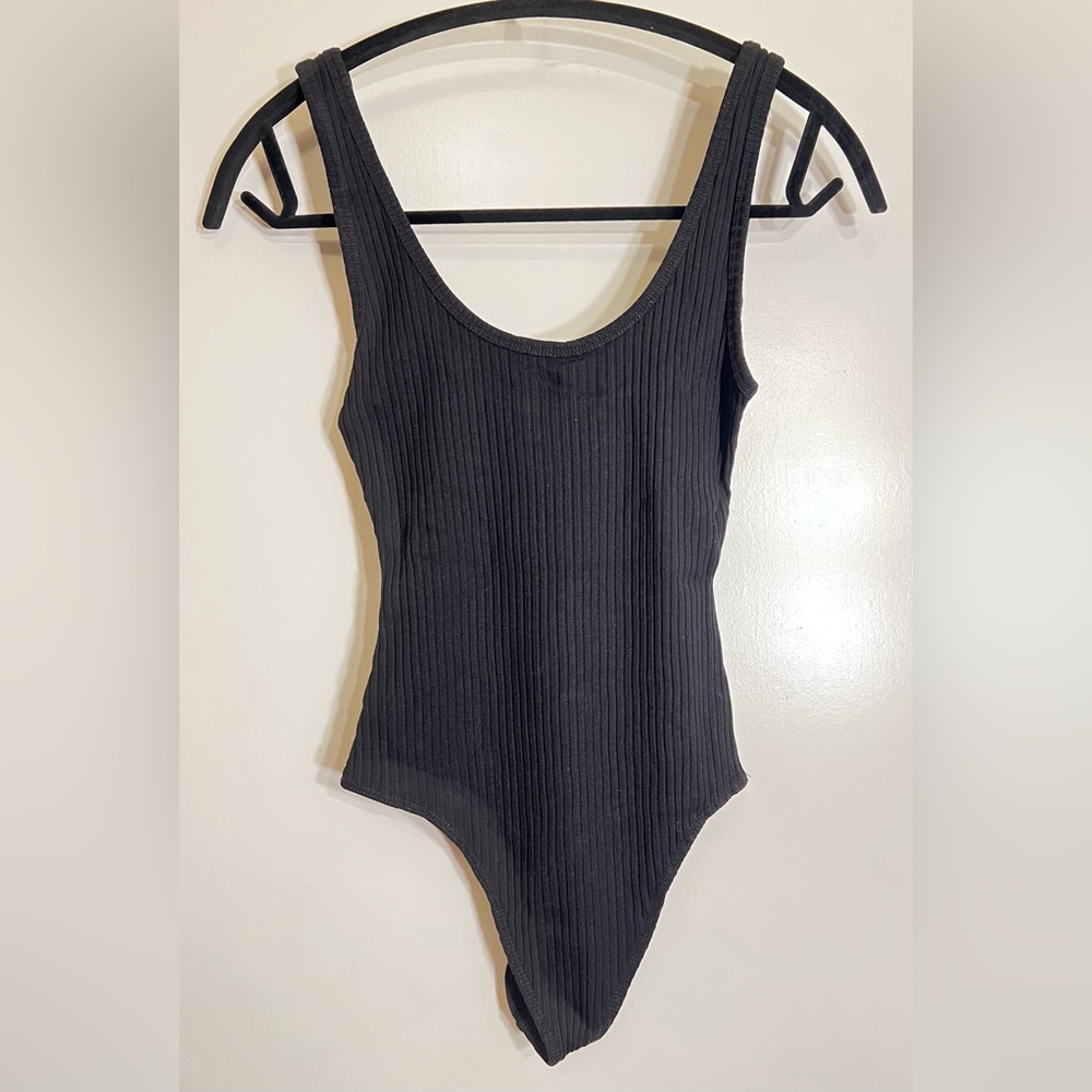 Aritzia Wilfred Black Ribbed Bodysuit